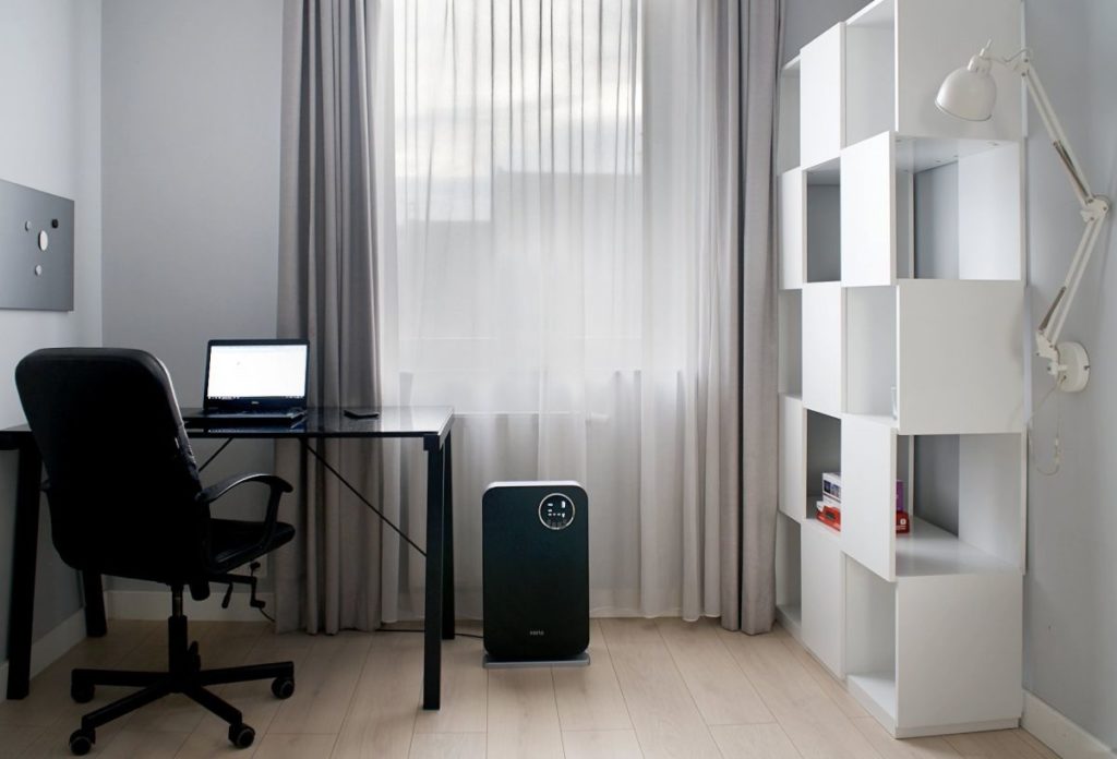 Oczyszczacz powietrza Klarta Forste 3 w gabinecie Oczyszczacz powietrza Klarta Forste 3 w gabinecie