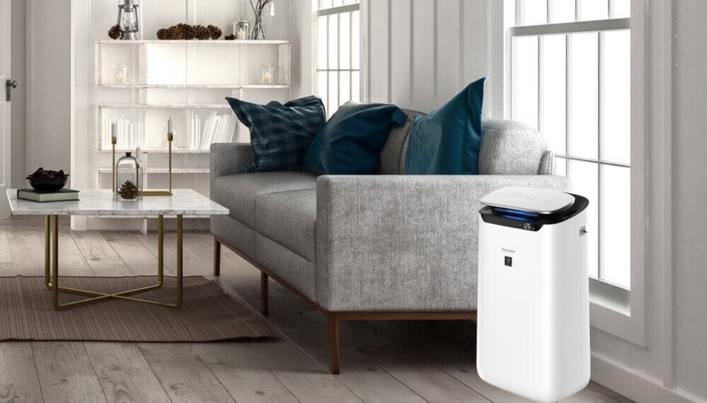 Oczyszczacz powietrza Sharp FP-J60EUW w salonie