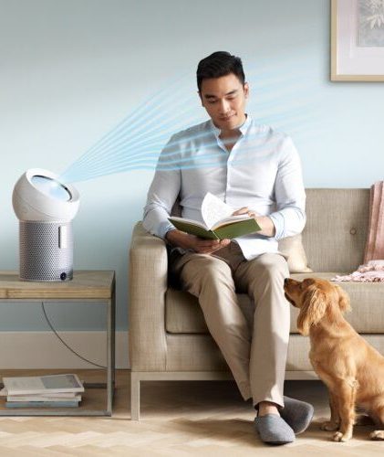 Oczyszczacz Dyson Pure Cool me w salonie
