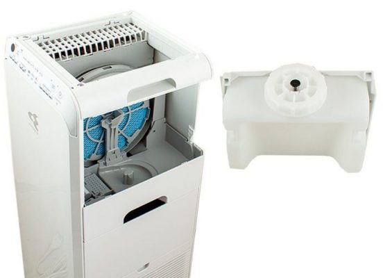 Oczyszczacz Daikin MCK55W z wyjętym zbiornikiem nawilżacza