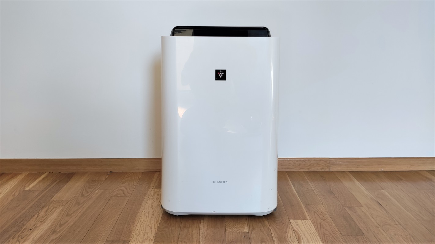 Oczyszczacz powietrza Sharp UA-HD40E-L w pomieszczeniu