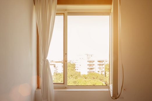 Wietrzenie pomieszczenia grafika Canva